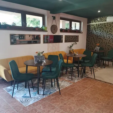 K-plus Πανσιόν 3*
