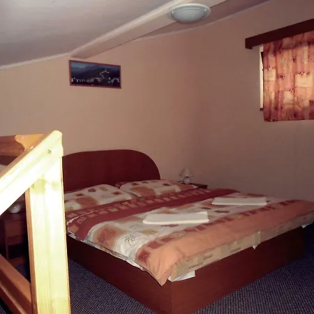 K-plus בית הארחה 3*